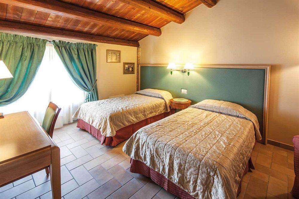 Hotel Residence Diamantina Ferrara Bagian luar foto