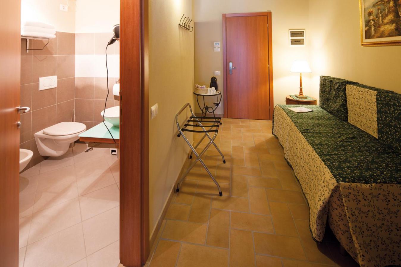 Hotel Residence Diamantina Ferrara Bagian luar foto