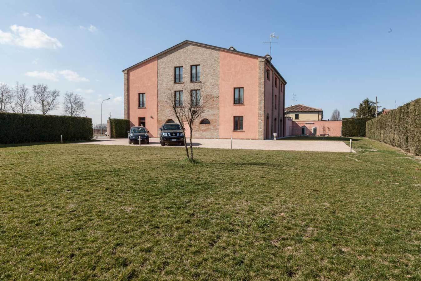 Hotel Residence Diamantina Ferrara Bagian luar foto