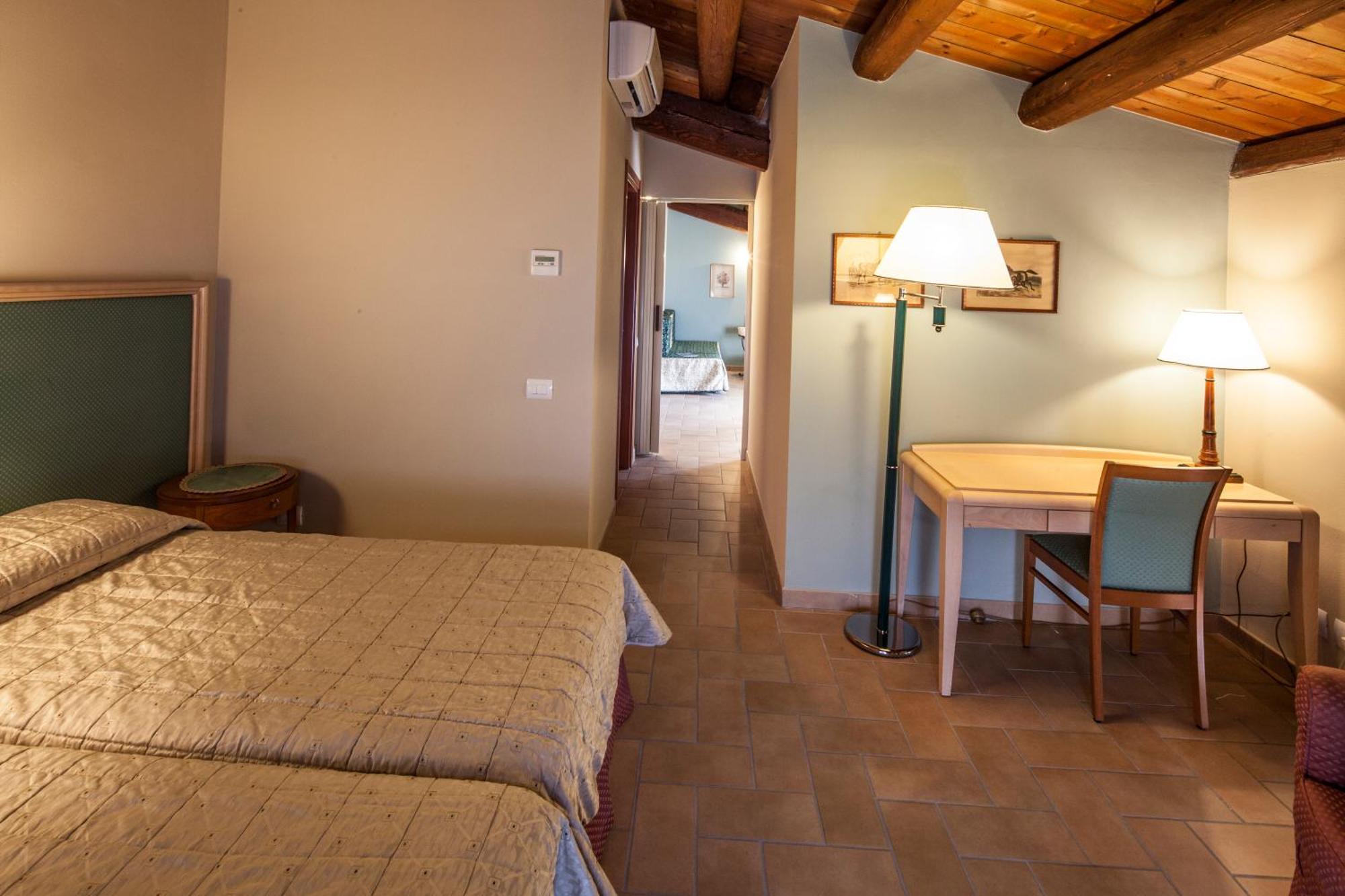 Hotel Residence Diamantina Ferrara Bagian luar foto