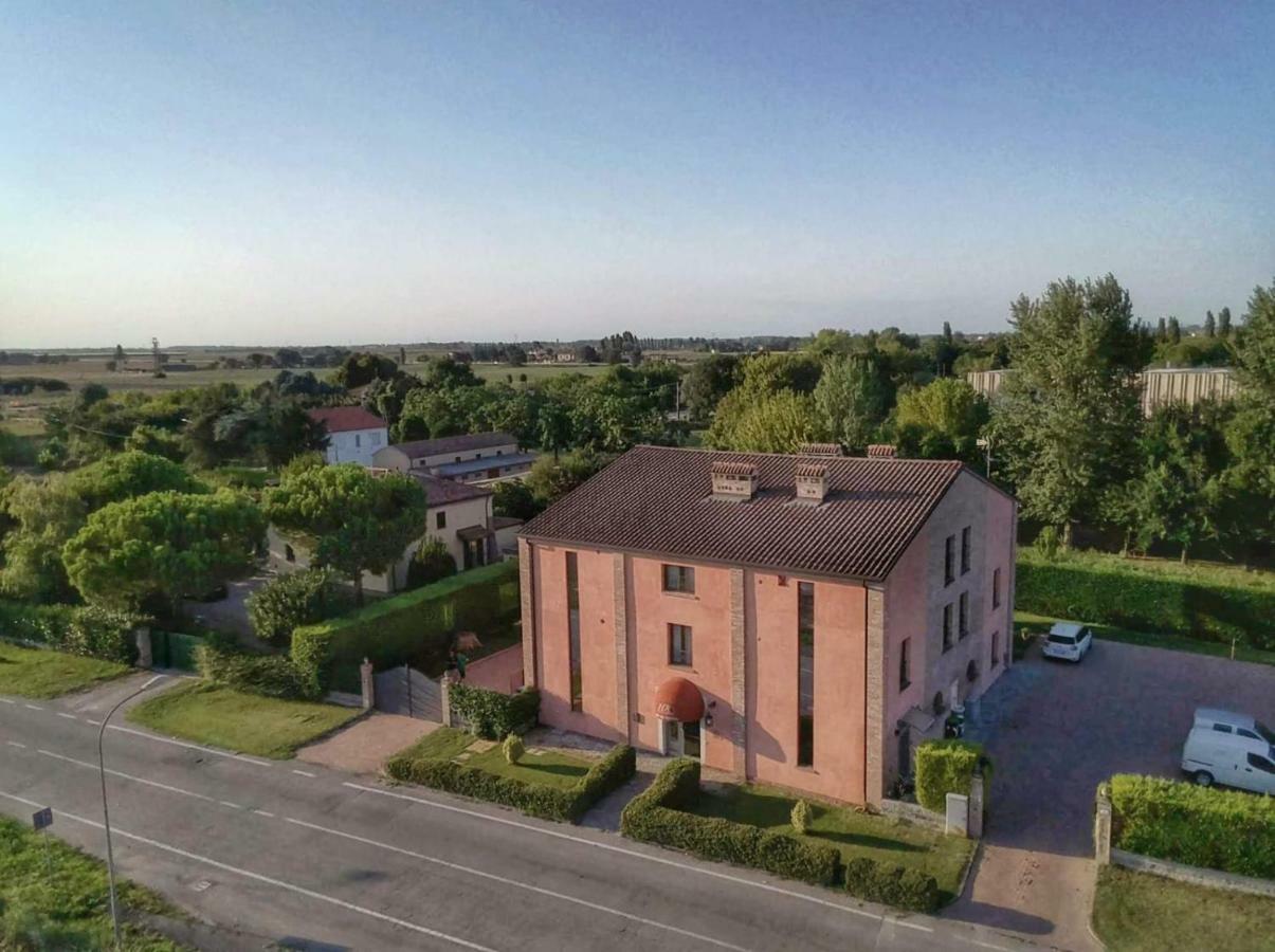 Hotel Residence Diamantina Ferrara Bagian luar foto