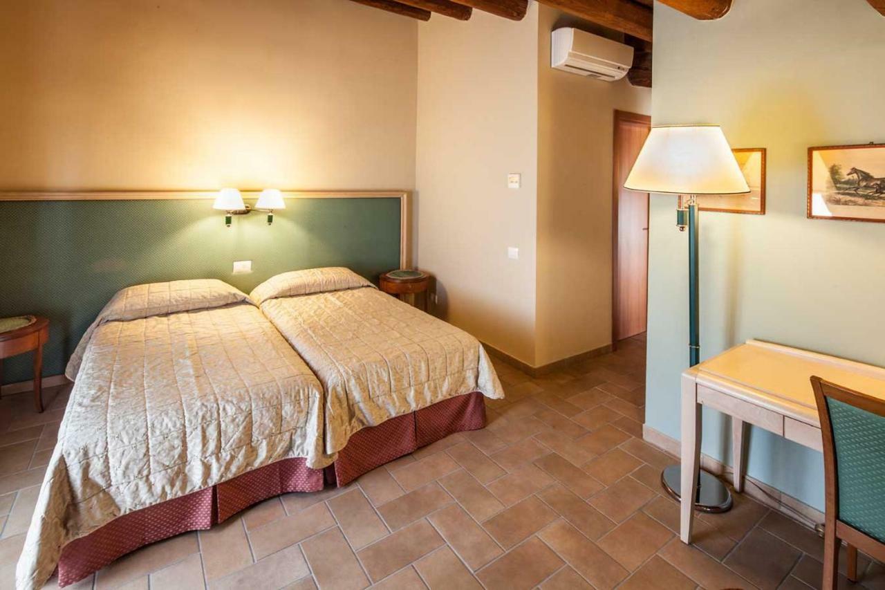 Hotel Residence Diamantina Ferrara Bagian luar foto