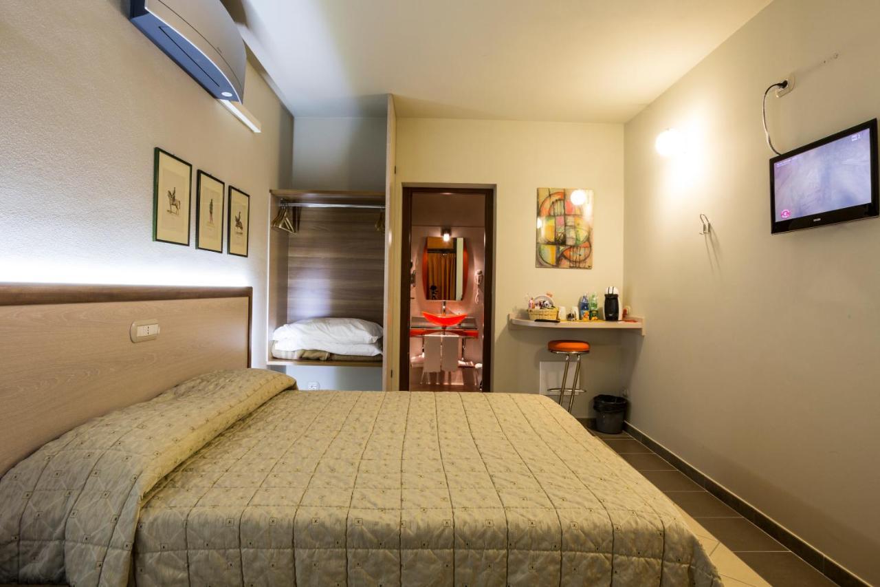 Hotel Residence Diamantina Ferrara Bagian luar foto